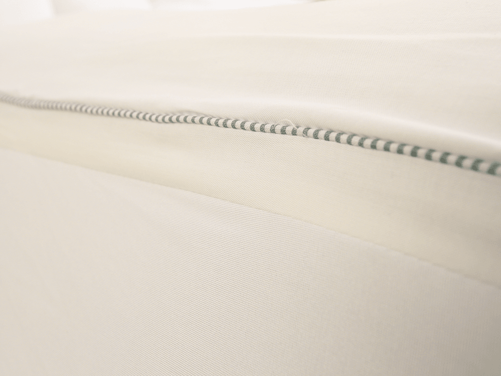 ตัวป้องกันที่นอนโพลีเอสเตอร์ที่สะดวกสบายเป็นพิเศษ